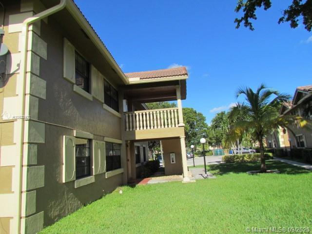 Building Photo - 2630 Riverside Dr