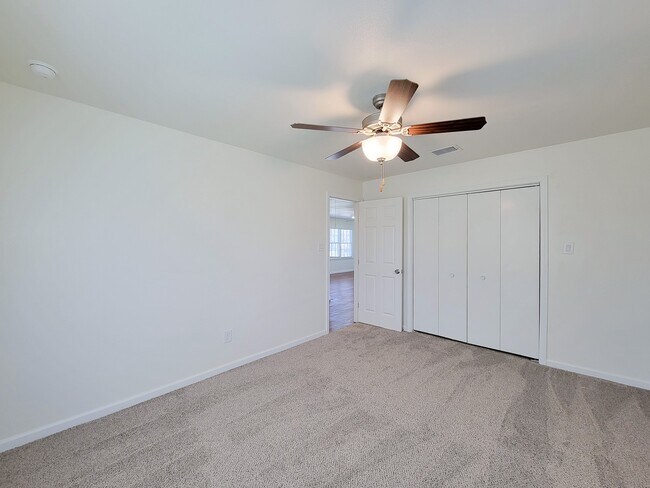 Building Photo - 413 S Market St