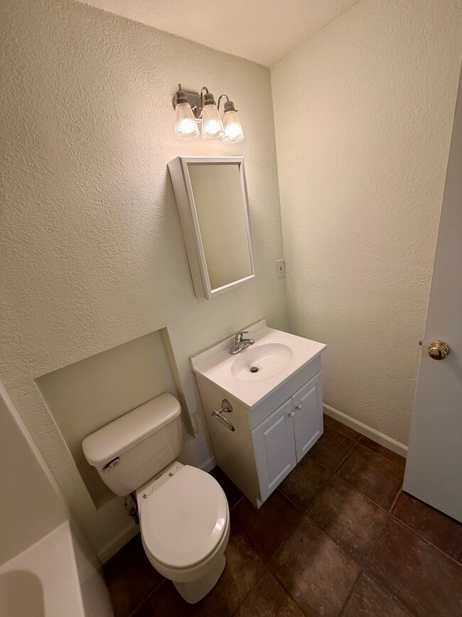 Building Photo - 571 SE 115th Rd