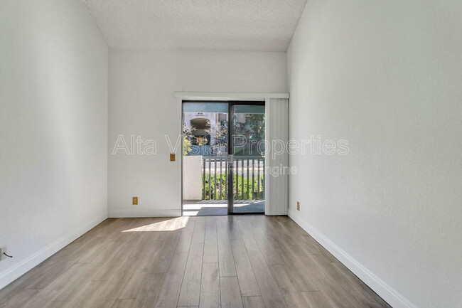 Building Photo - 8878 Regents Rd