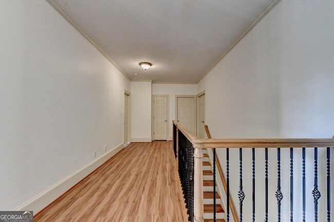 Building Photo - 8910 Pinehurst Cove