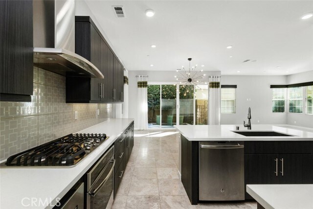 Building Photo - 814 Beacon