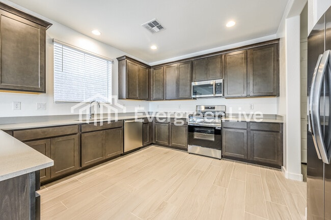 Building Photo - 9844 W Verde Ln