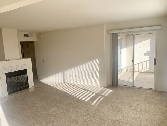 Building Photo - La Costa Carlsbad 2 Bed 2 Bath Condo in Sp...