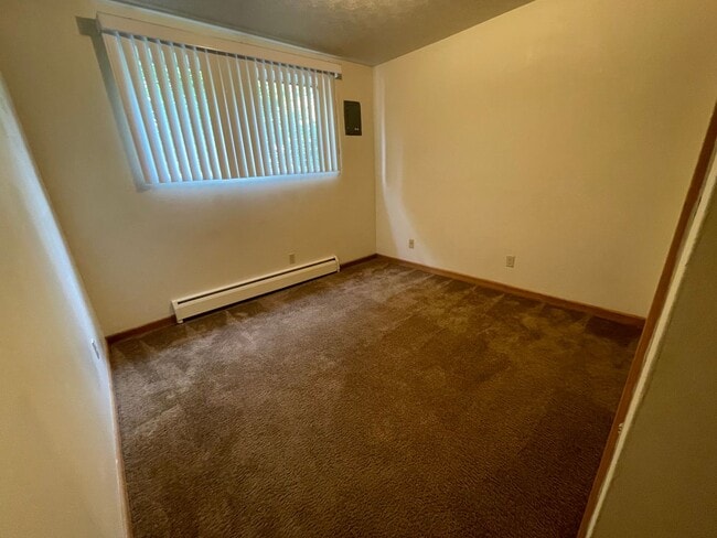 Building Photo - 2527 N Garfield Ave