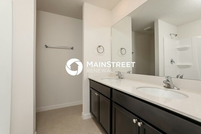Building Photo - 5 Bedroom Pet-Friendly Home in Leesburg, F...