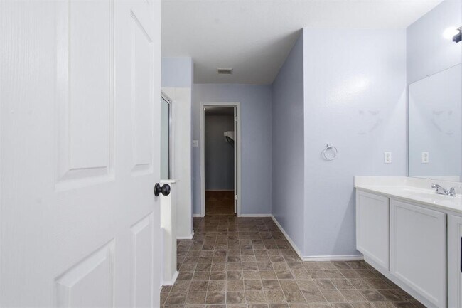 Building Photo - 1806 Carriage Hills Trail