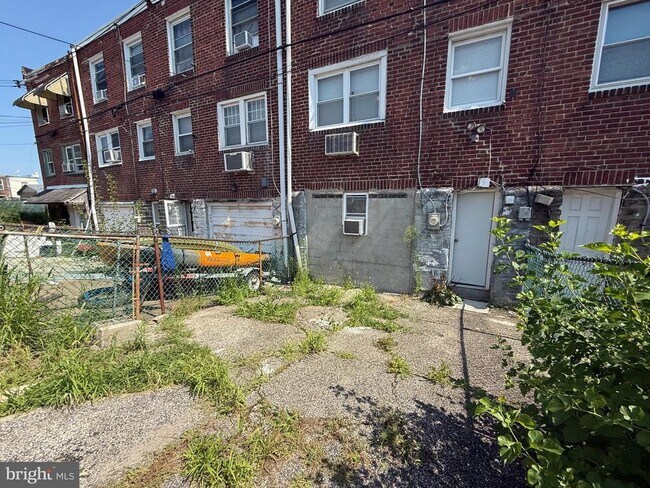 Building Photo - 6144 Vandike St