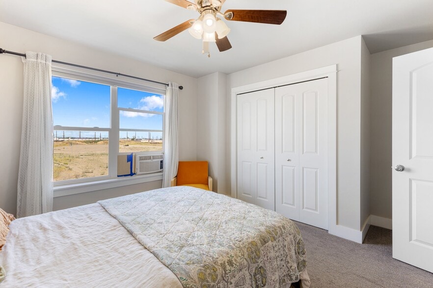 Building Photo - 201 13th St