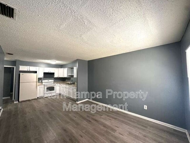 Building Photo - 8304 N Mulberry St