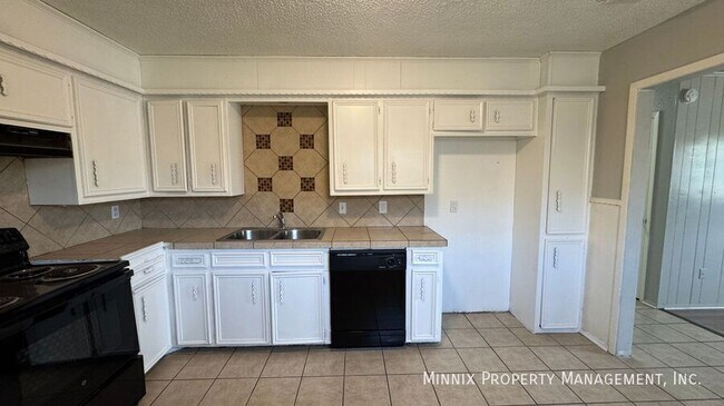 Building Photo - 2302 40th St