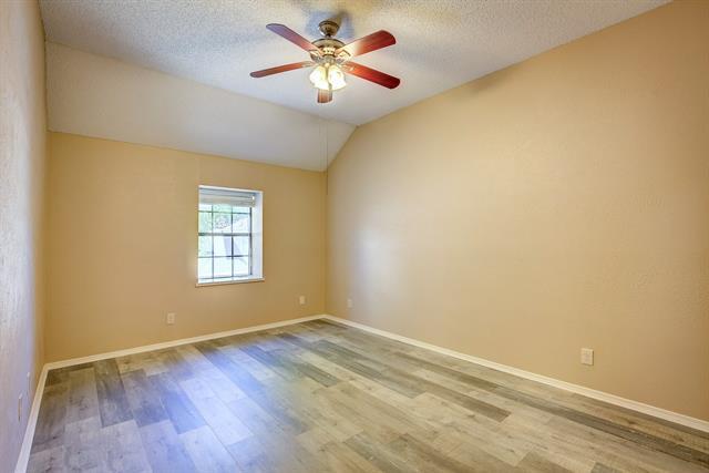 Building Photo - 300 Stoneledge Dr