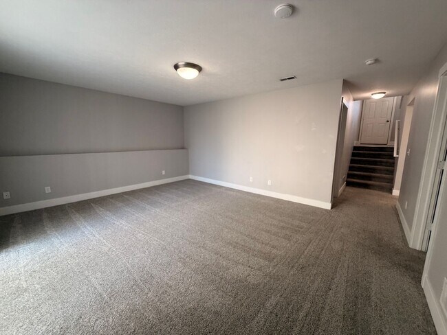 Building Photo - 1627 Hamlet Dr