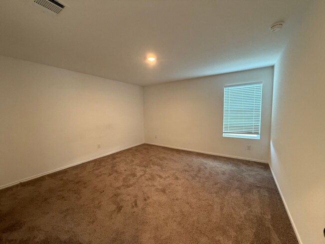 Building Photo - Dream Home in Seguin- 3 Bedroom / 2 Bath -...