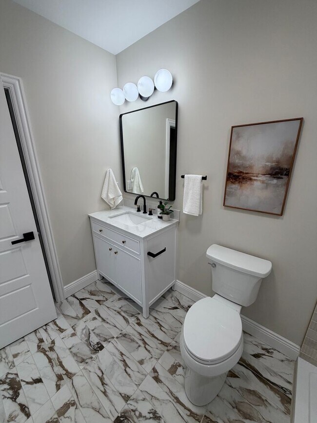 Building Photo - Beautiful Home in the Heart of Columbus