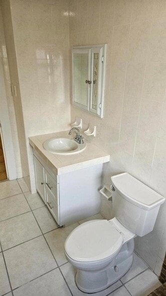 Building Photo - 421 Ardmore Rd