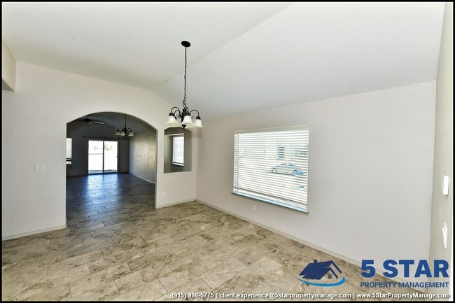 Building Photo - 14945 Tierra Escape Ave