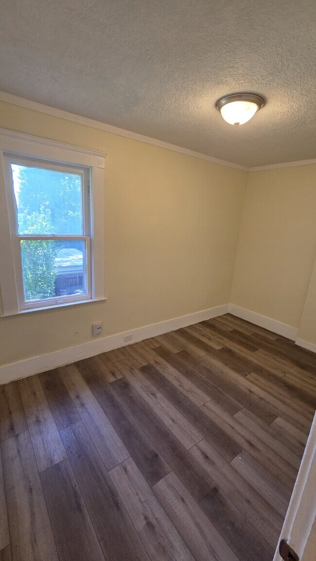 Building Photo - Classic Old Brooklyn 3-Bedroom Duplex