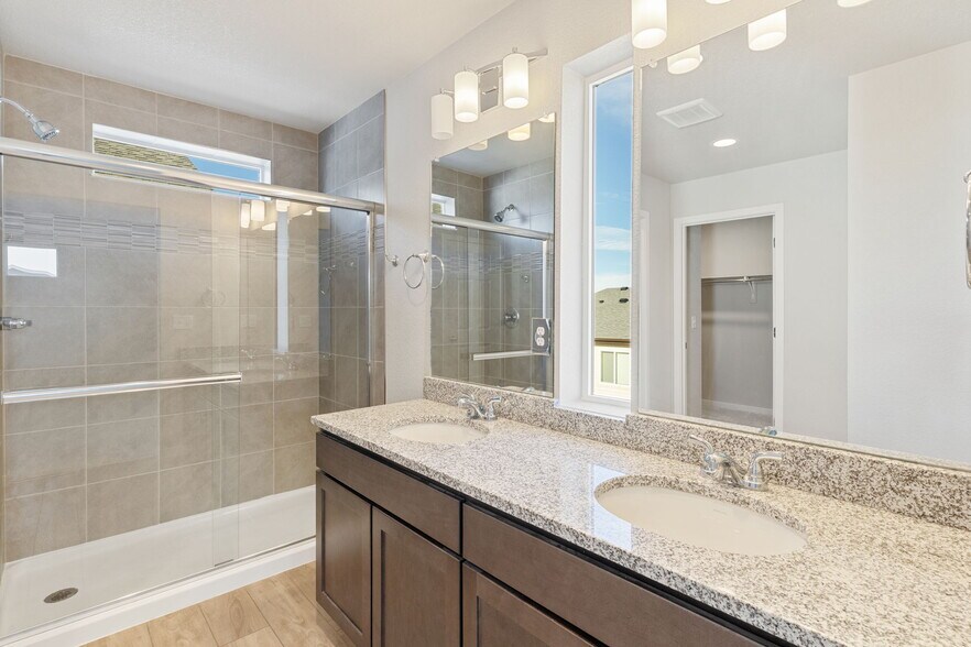 Building Photo - 5748 Thurless Ln