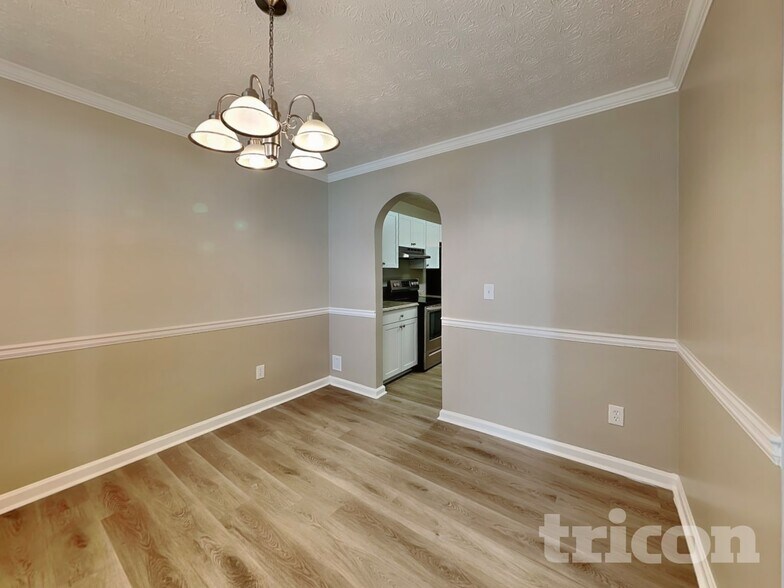 Building Photo - 266 Summer Hill Cir