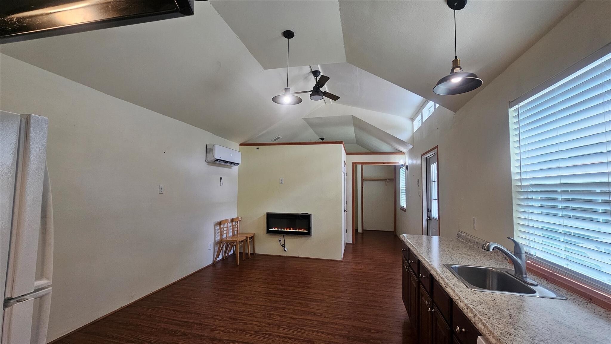 Building Photo - 23806 Brushy Woods St