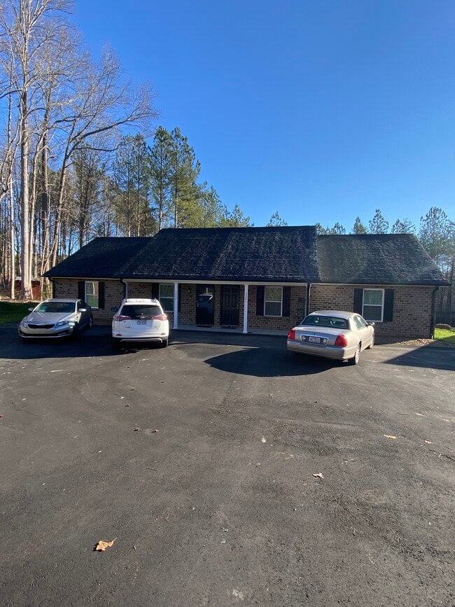 Building Photo - 1361 Salem Church Rd