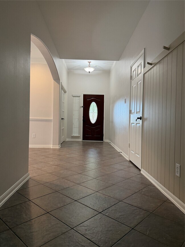 Building Photo - 15226 Olmstead Park Dr