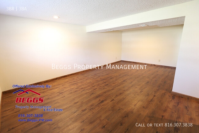 Building Photo - 1221 Broadmore Ln
