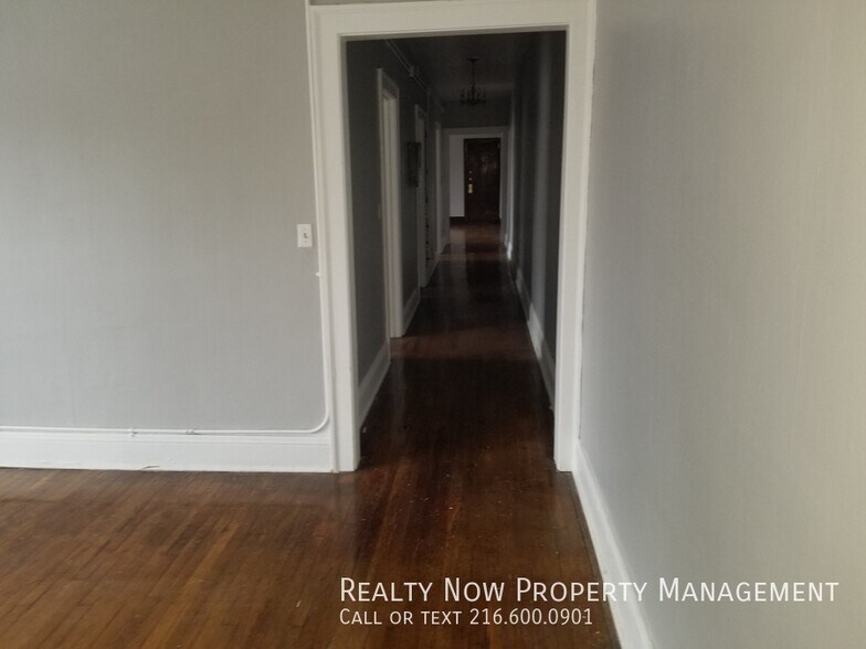 Building Photo - 11871 Lake Ave