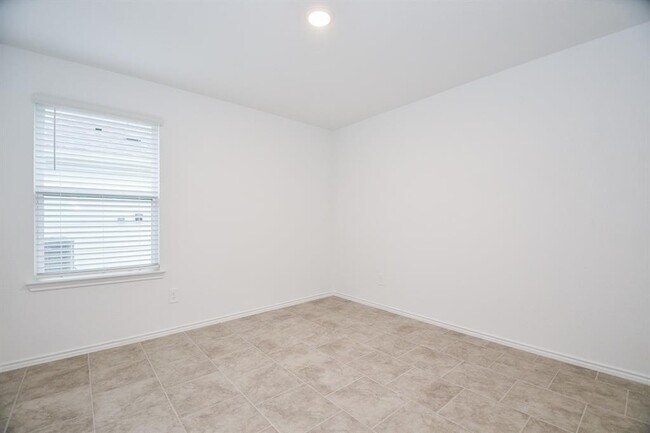 Building Photo - 1106 Cattle Chute Ct