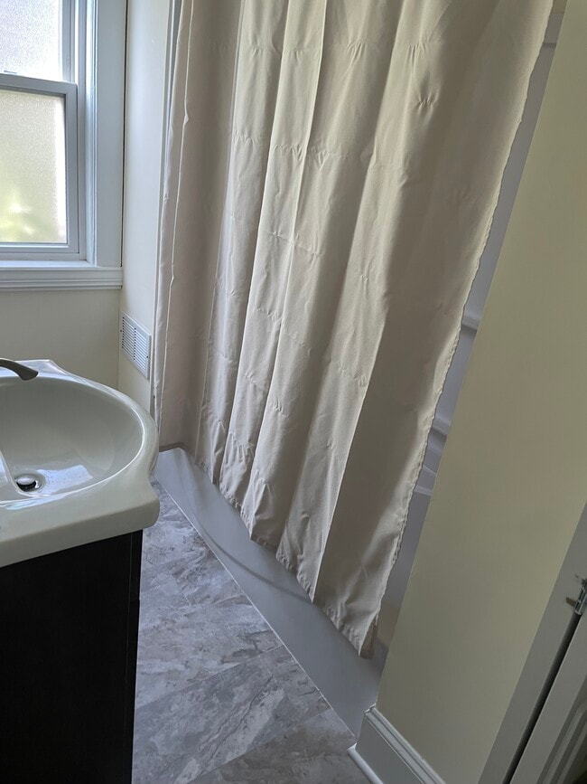 Building Photo - 389 Fairview Ave N Unit 1