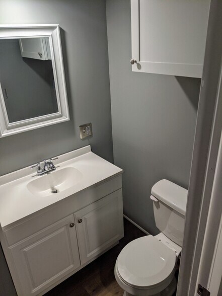 Building Photo - 700 Lincoln St