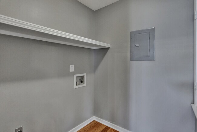 Building Photo - 4 Bedroom with Large Yard in Brandon, MS