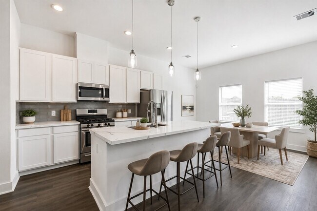 Building Photo - 13151 Perennial Spgs Dr