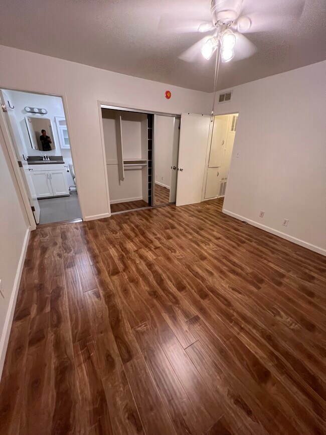 Second bedroom - 615 N Flores St