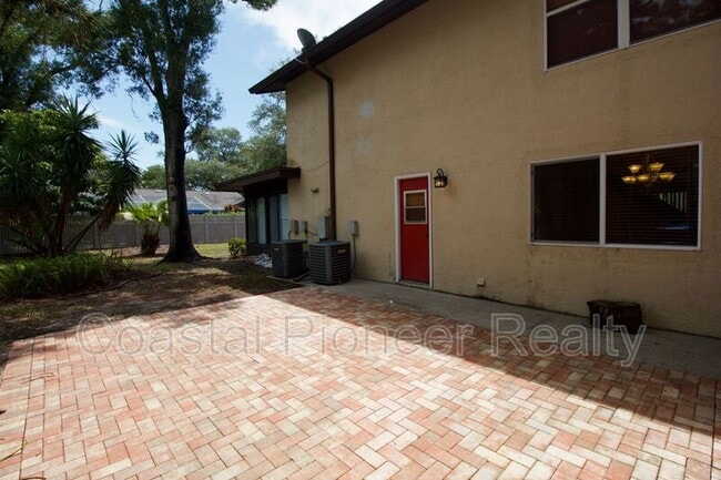 Building Photo - 1817 Laurence Ct