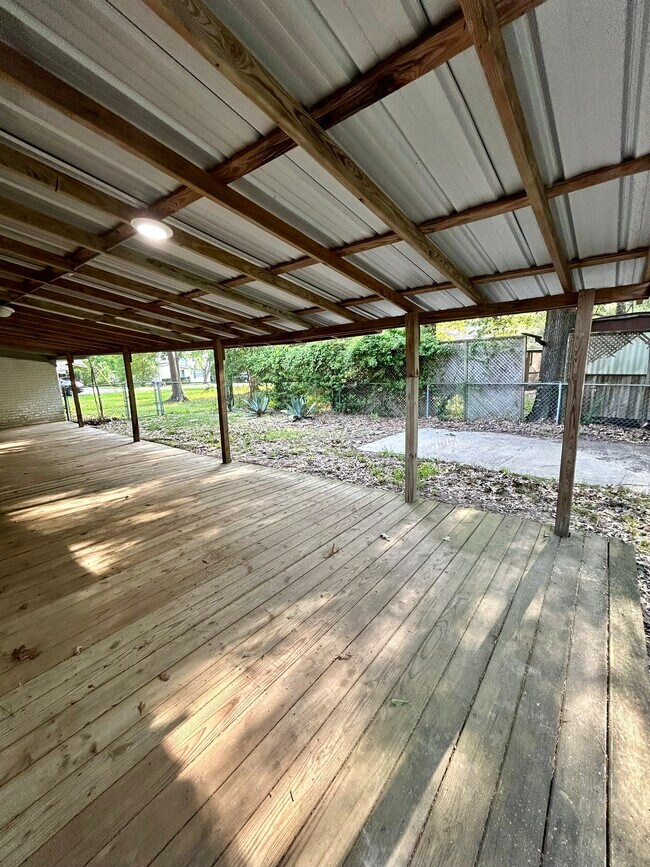 Building Photo - 202 Carter Dr