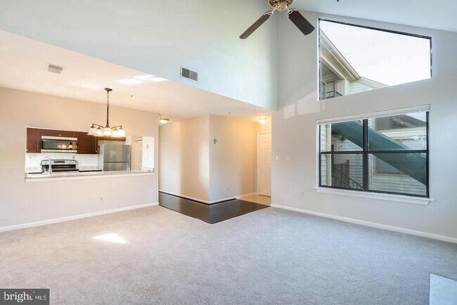 Building Photo - 13408 Shady Knoll Dr