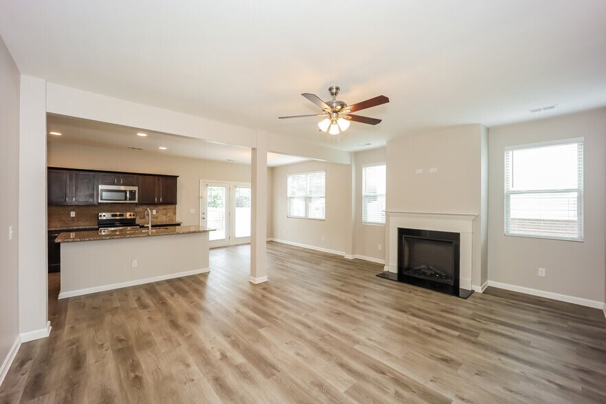 Building Photo - 1093 Lear Dr