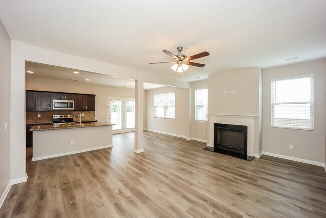 Building Photo - 1093 Lear Dr