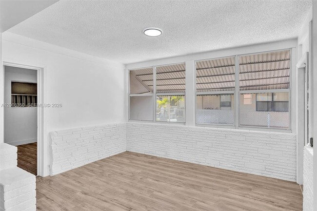Building Photo - 1824 NW 25th Ave