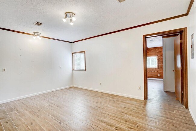 Building Photo - 301 Tatum Rd