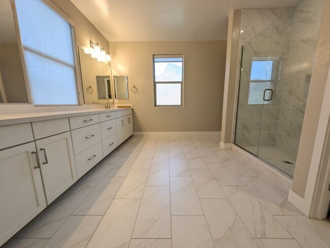 Building Photo - 11816 River Hawk Ave