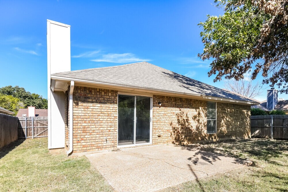 Building Photo - 1505 Gainsborough Way