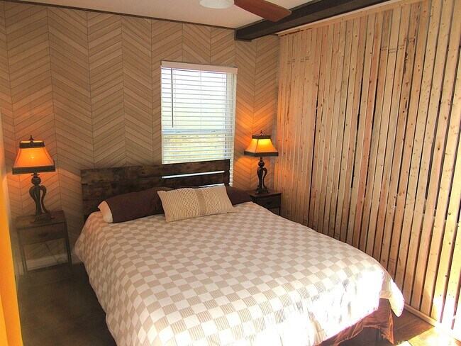 Building Photo - Fully Furnished Humble Duplex on the Water