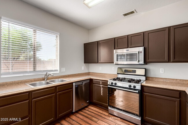 Building Photo - 11187 W Almeria Rd