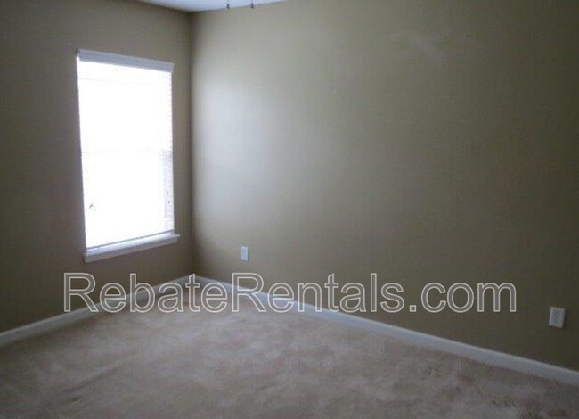 Building Photo - 8208 White Falls Blvd