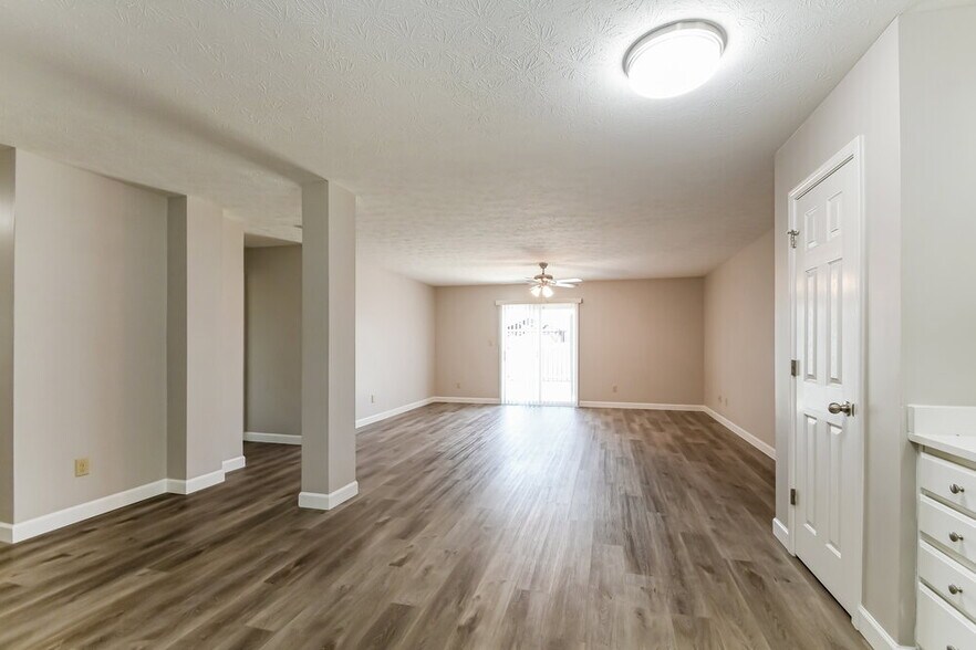 Building Photo - 1397 W Jade Dr