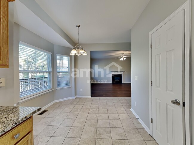 Building Photo - 102 Chambliss Ct