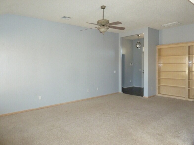 family room - 505 NW 174th St